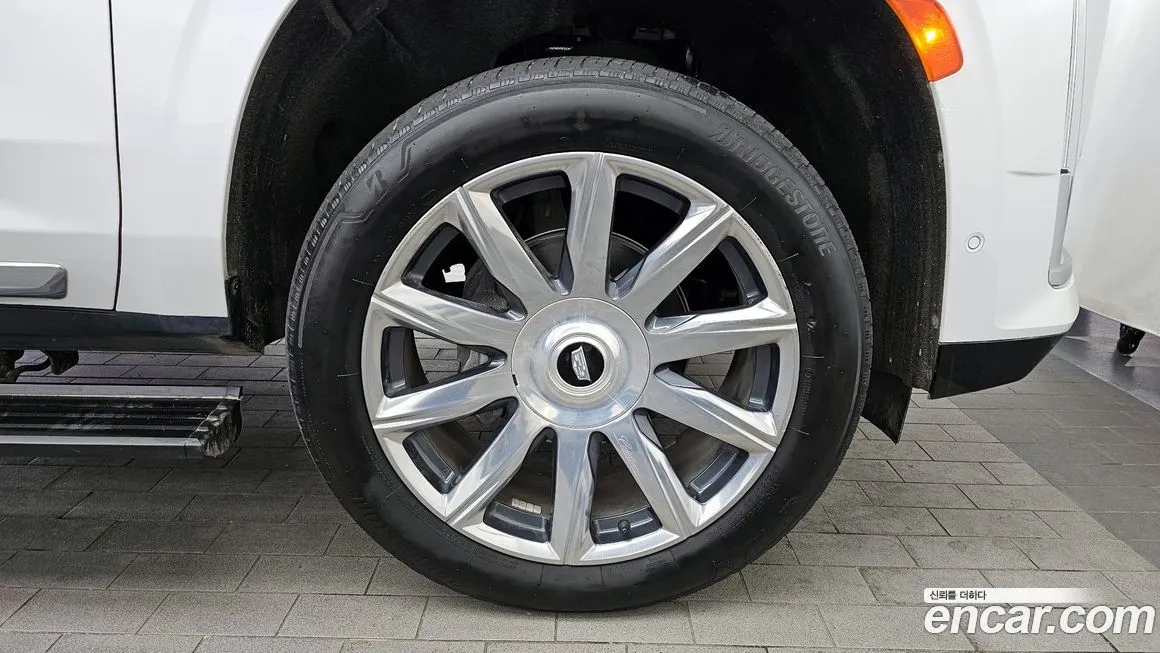 Cadillac Escalade 2023 из KR, фото 8