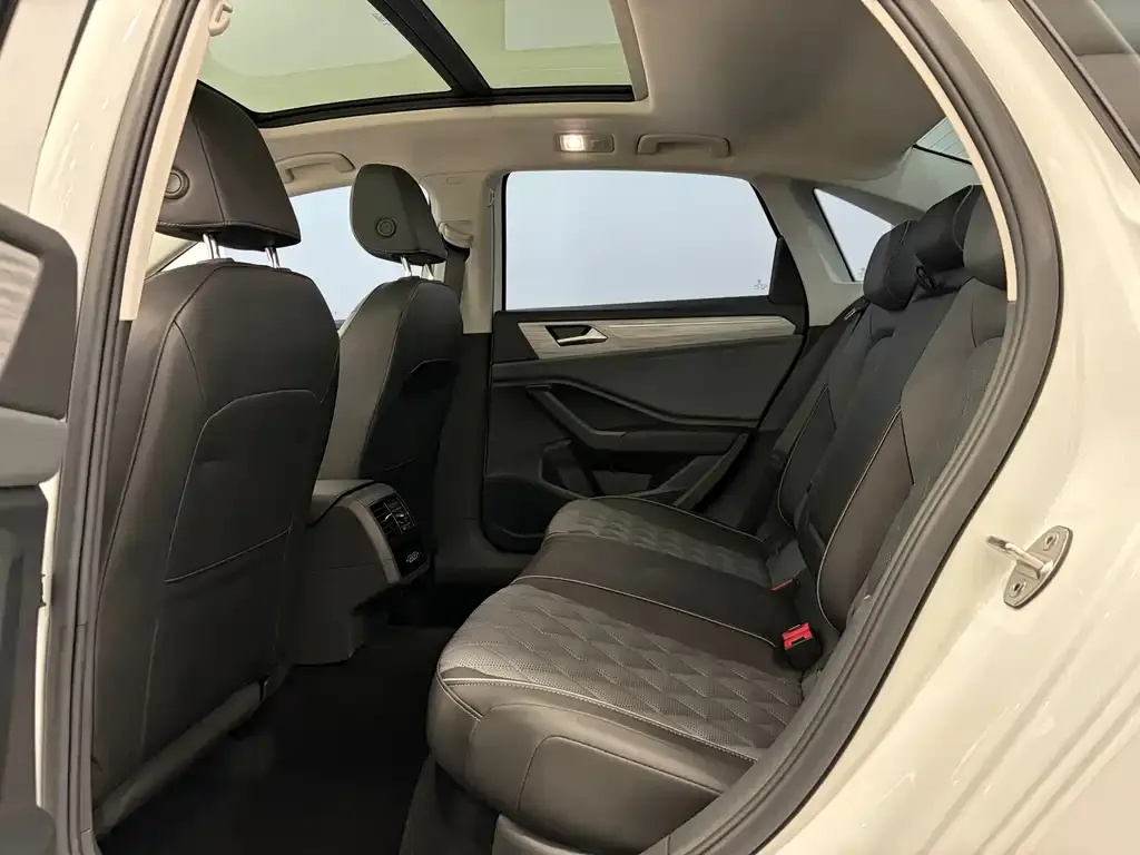 Volkswagen Sagitar 2022 из CN, фото 8