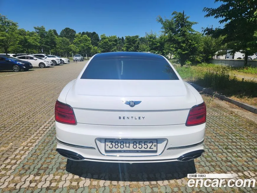 Bentley Flying Spur 2021 из KR, фото 5