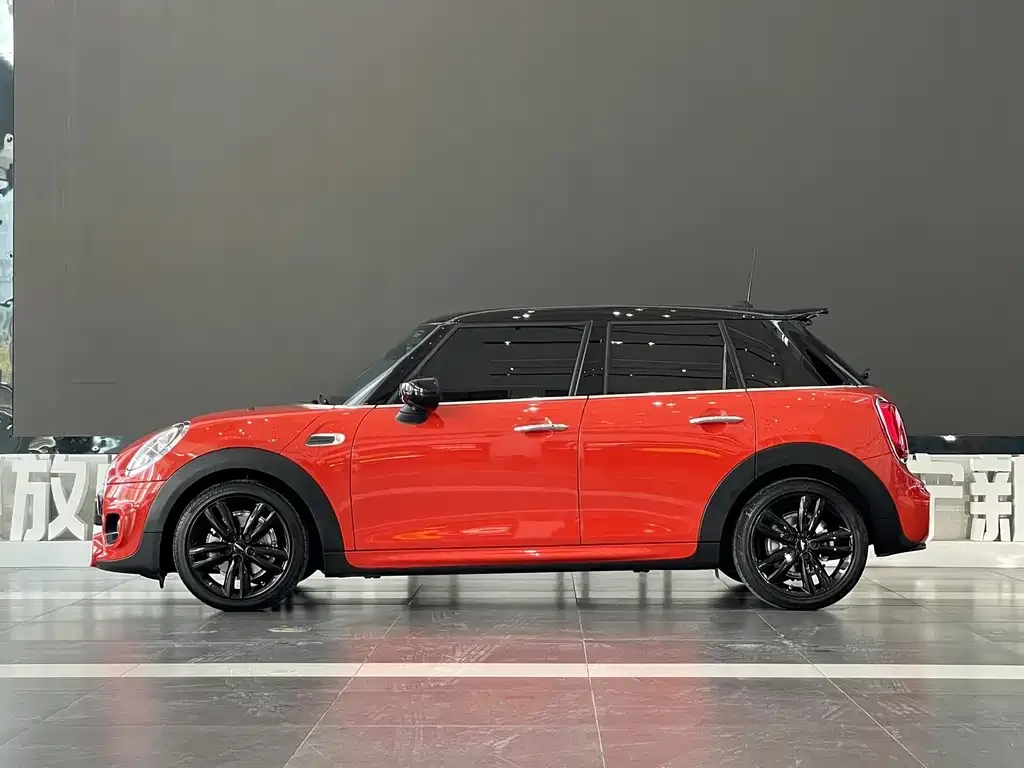MINI Cooper (3-door) 2021 из CN, фото 2