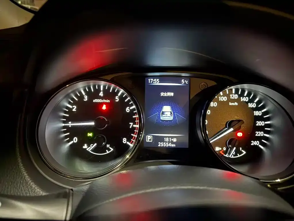 Nissan X-Trail 2023 из CN, фото 2