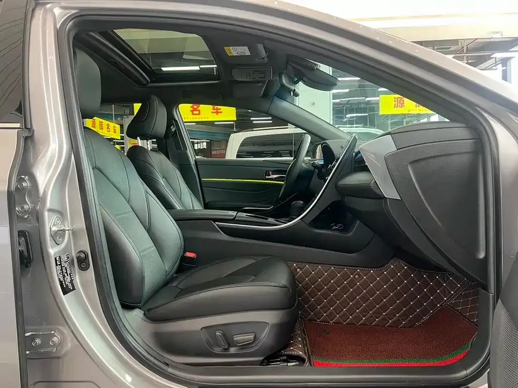 Toyota Avalon 2021 из CN, фото 8