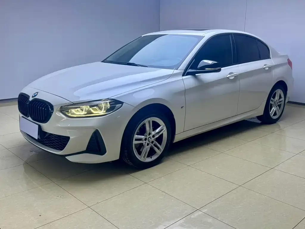 BMW 1 Series 2022 из CN, фото 1