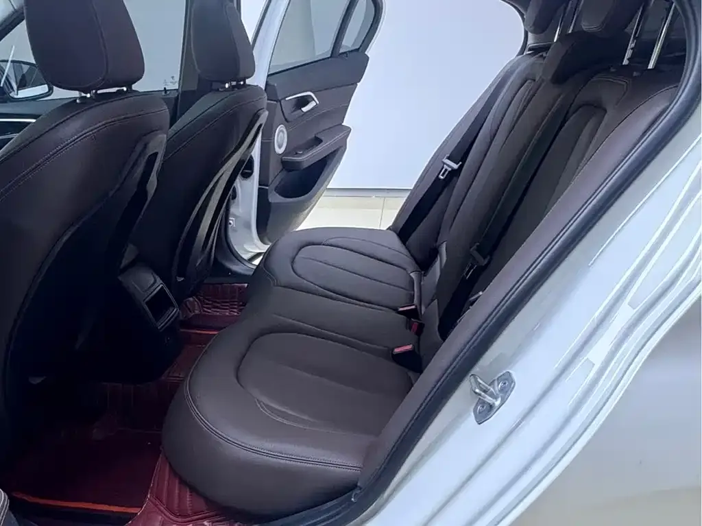 BMW 1 Series 2022 из CN, фото 6