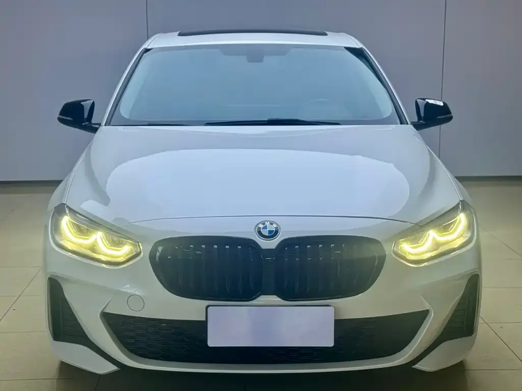 BMW 1 Series 2022 из CN, фото 3