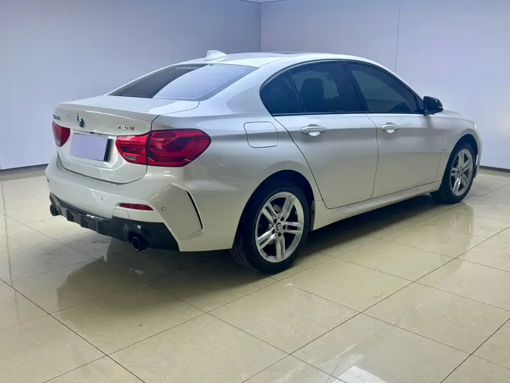 BMW 1 Series 2022 из CN, фото 4
