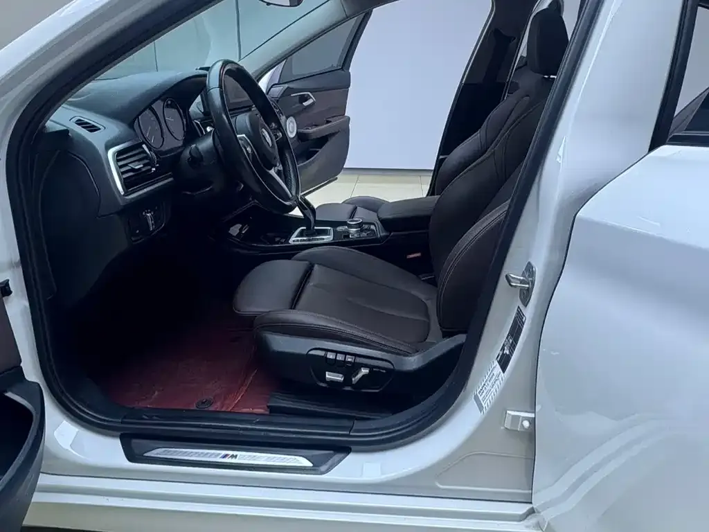 BMW 1 Series 2022 из CN, фото 9