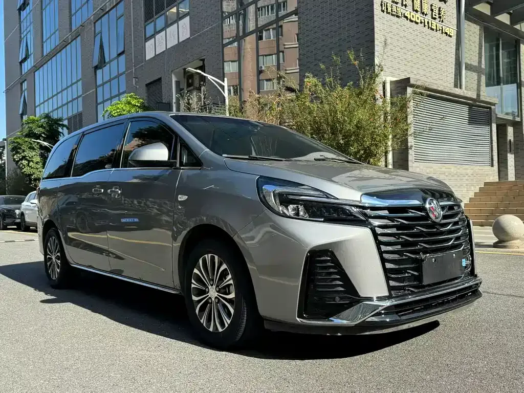 Buick GL8 2023 из CN, фото 3