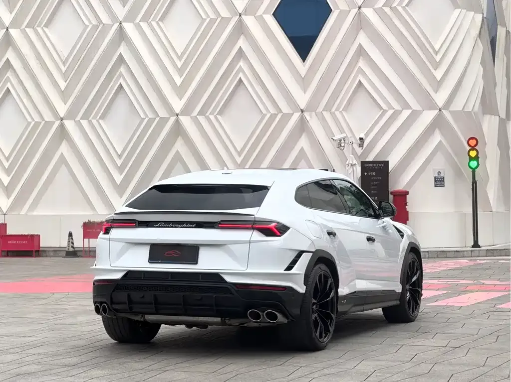 Lamborghini Urus 2023 из CN, фото 7
