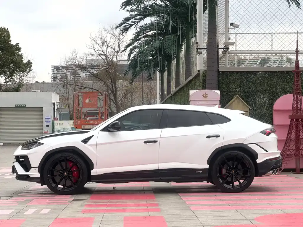 Lamborghini Urus 2023 из CN, фото 5