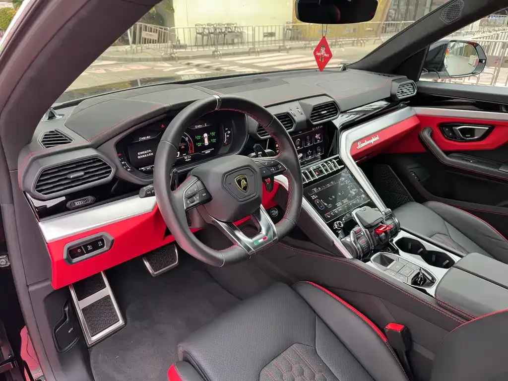 Lamborghini Urus 2023 из CN, фото 2