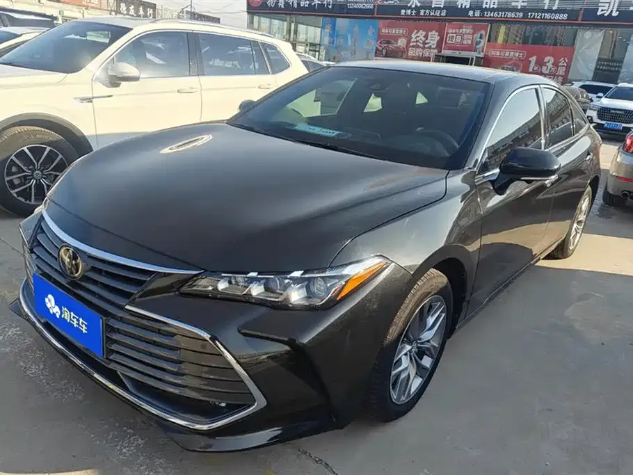 Toyota Avalon — фото 1