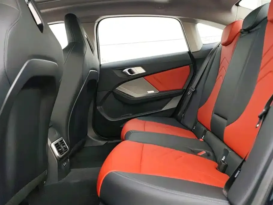 BMW 2 Series 2025 из CN, фото 6
