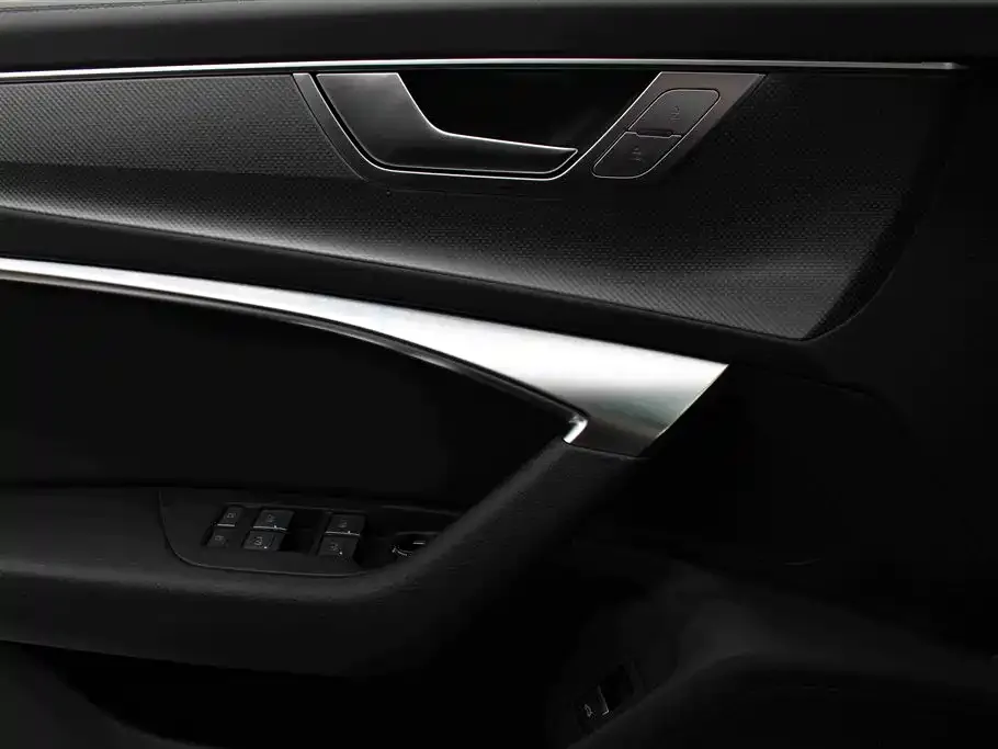 Audi A6L — фото 2
