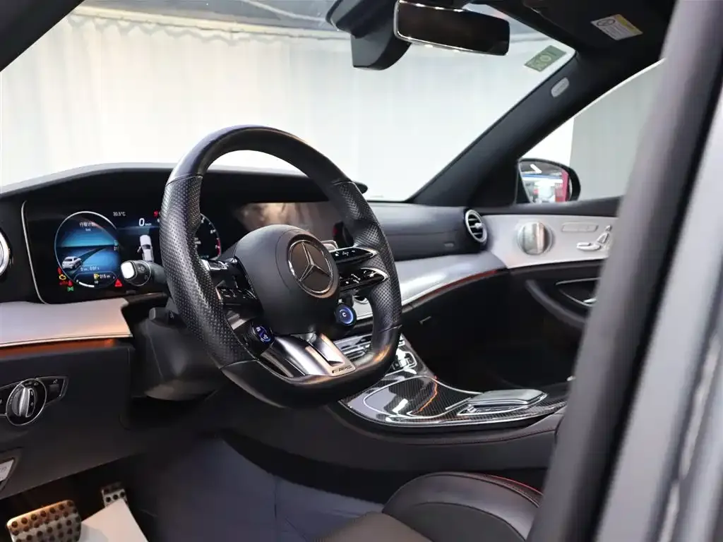 Mercedes-Benz E-Class AMG — фото 7