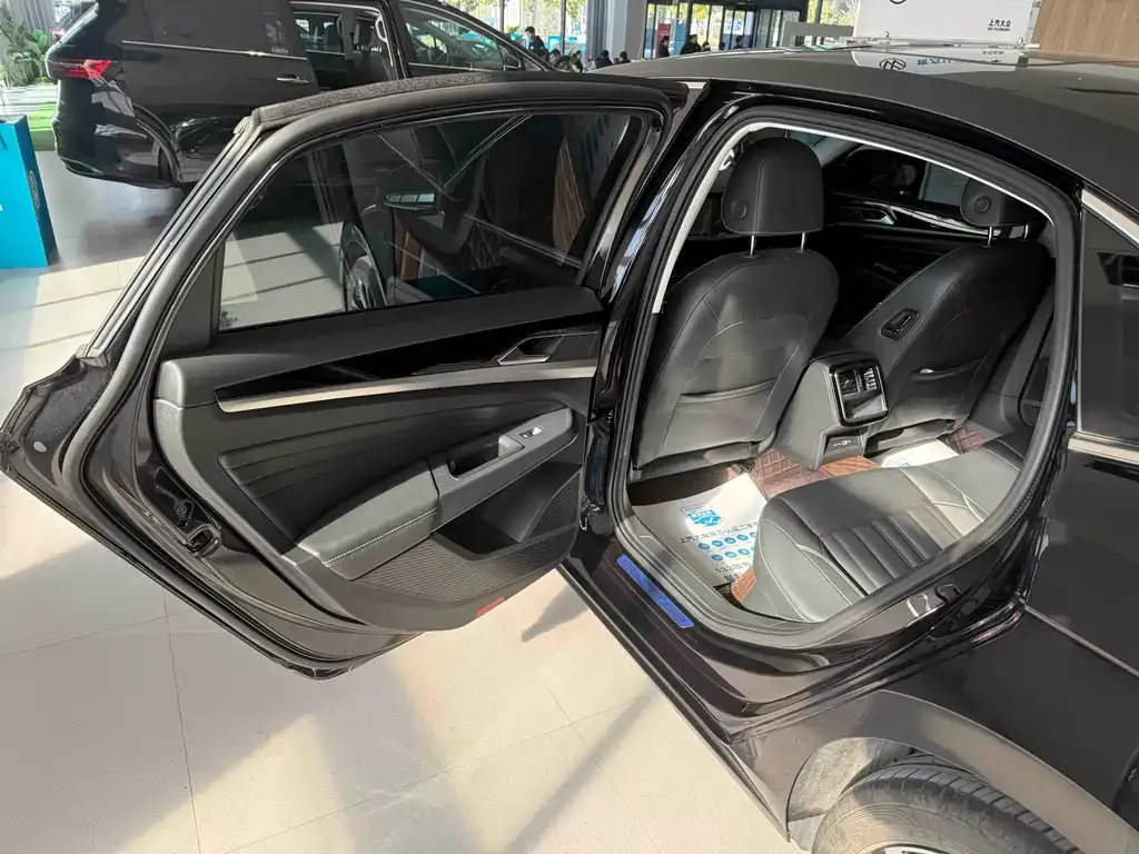Volkswagen Passat 2022 из CN, фото 9