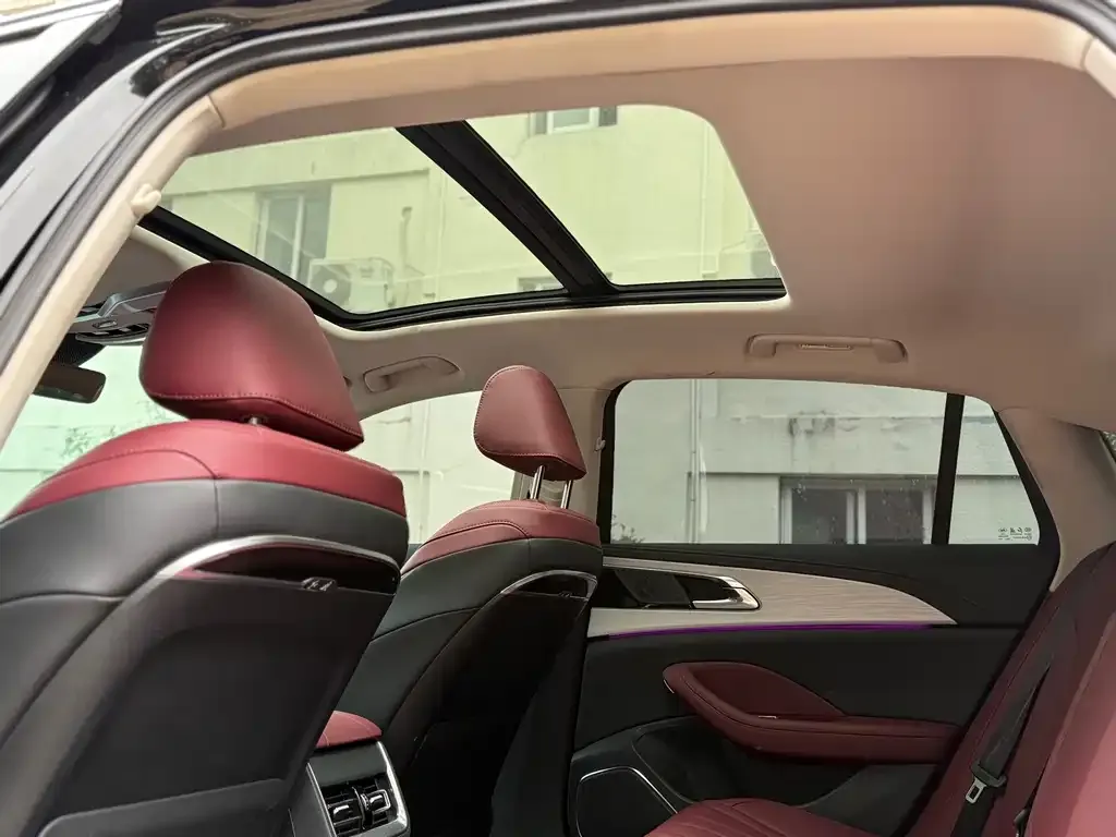 Hongqi H5 2025 из CN, фото 2