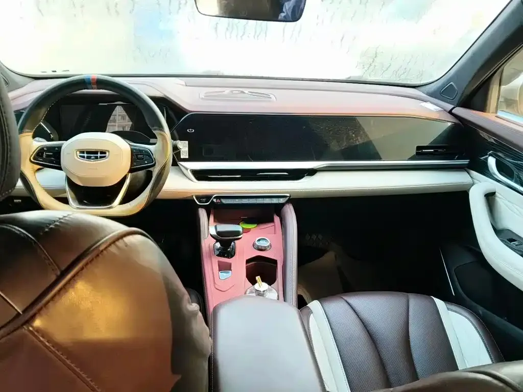 Geely Xingyue L 2023 из CN, фото 2
