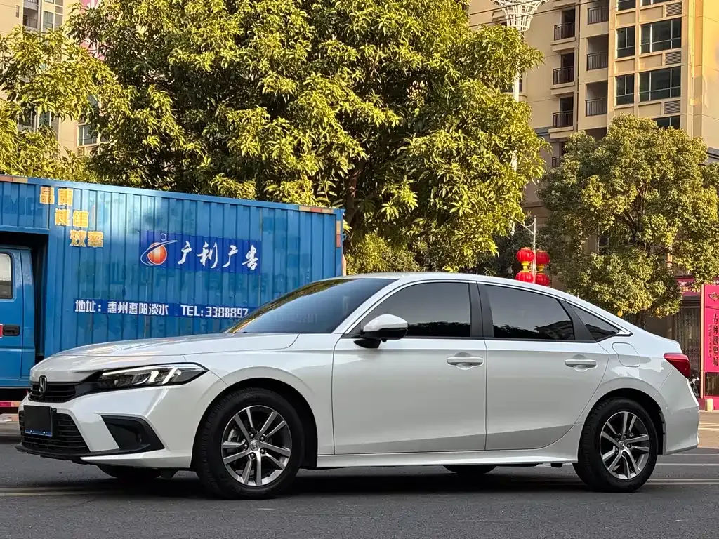 Honda Civic — фото 1