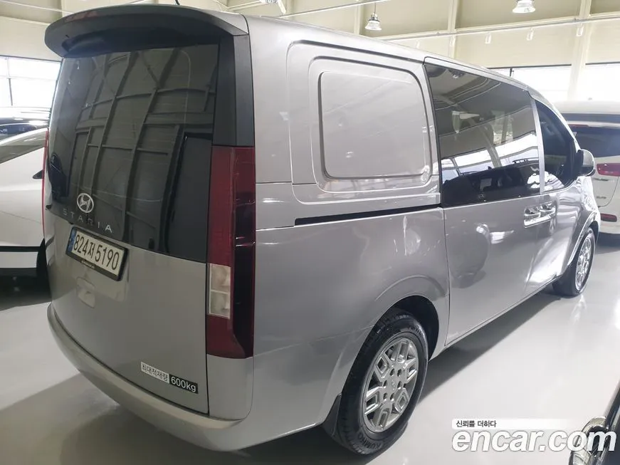 Hyundai Staria 2023 из KR, фото 2