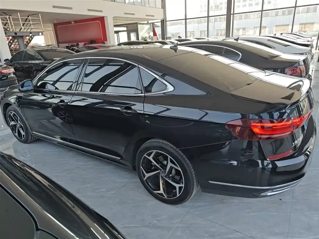 Volkswagen Passat — фото 6