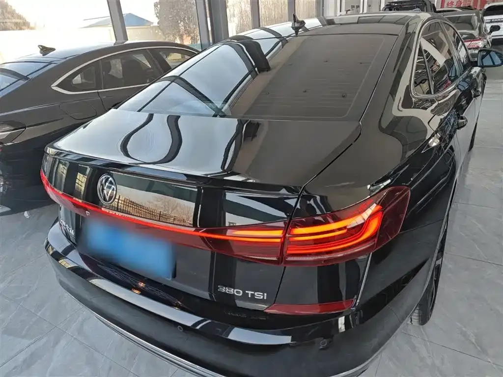 Volkswagen Passat — фото 5