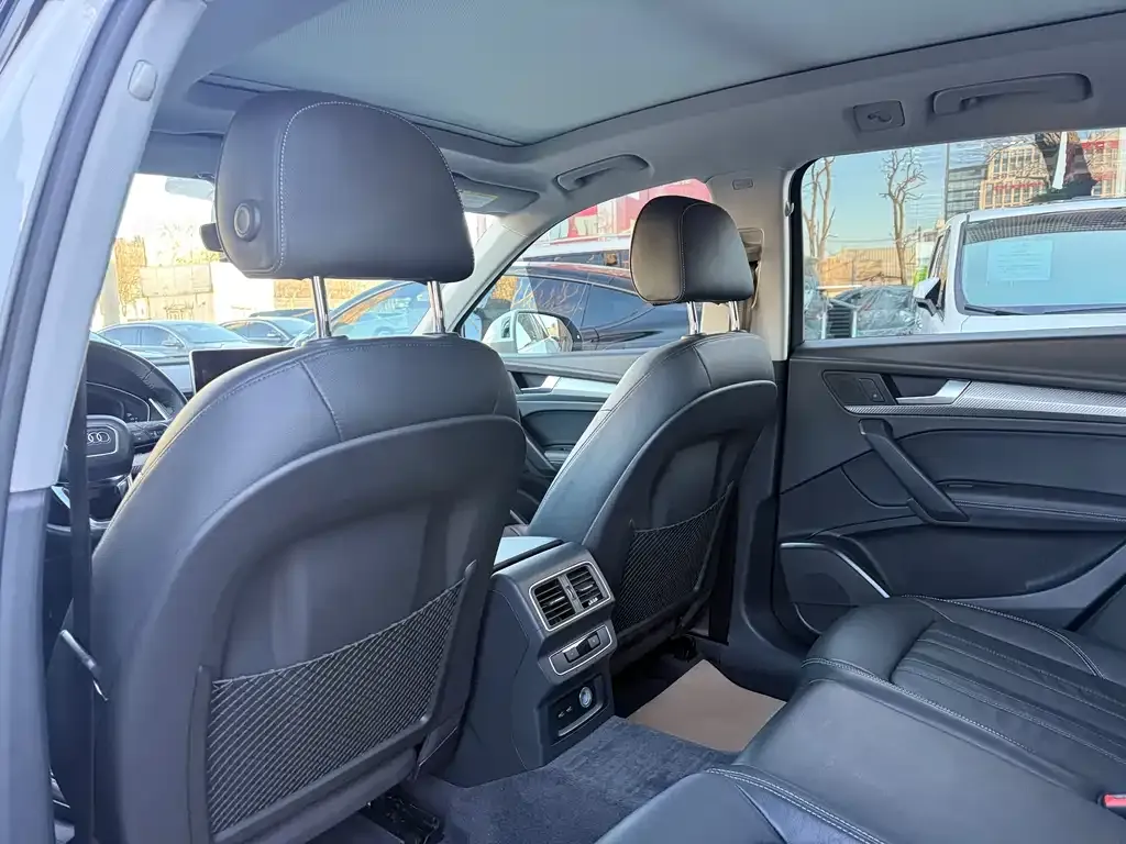 Audi Q5L 2021 из CN, фото 8