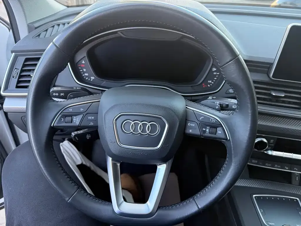 Audi Q5L 2021 из CN, фото 3
