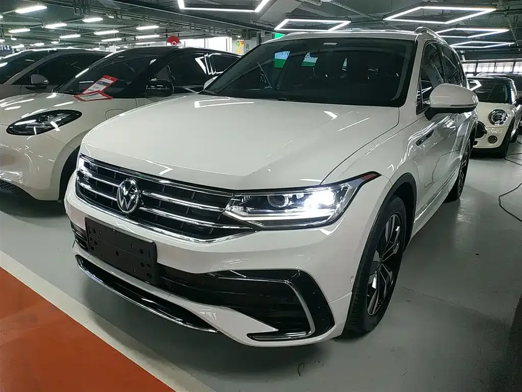 Volkswagen Tiguan L 2022 из CN, фото 1
