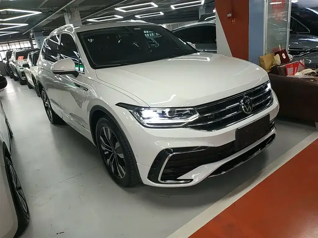 Volkswagen Tiguan L 2022 из CN, фото 6