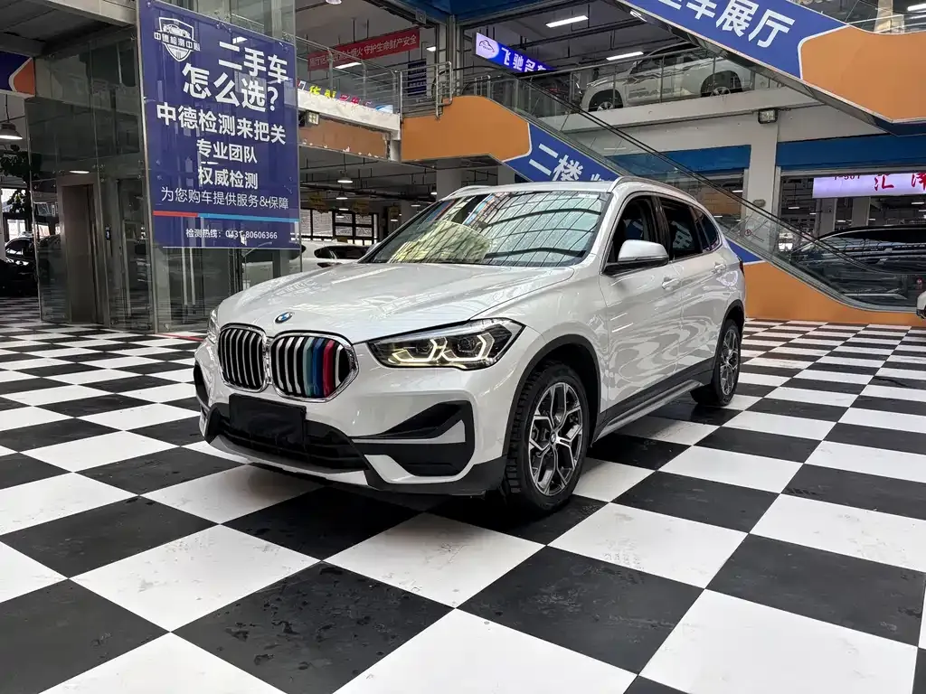 BMW X1 — фото 1