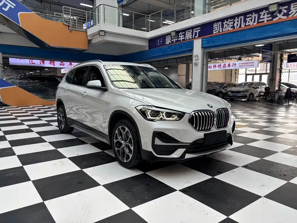 BMW X1 — фото 9