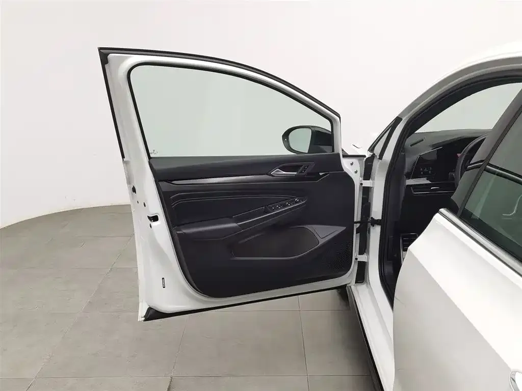Volkswagen Golf 2021 из CN, фото 5