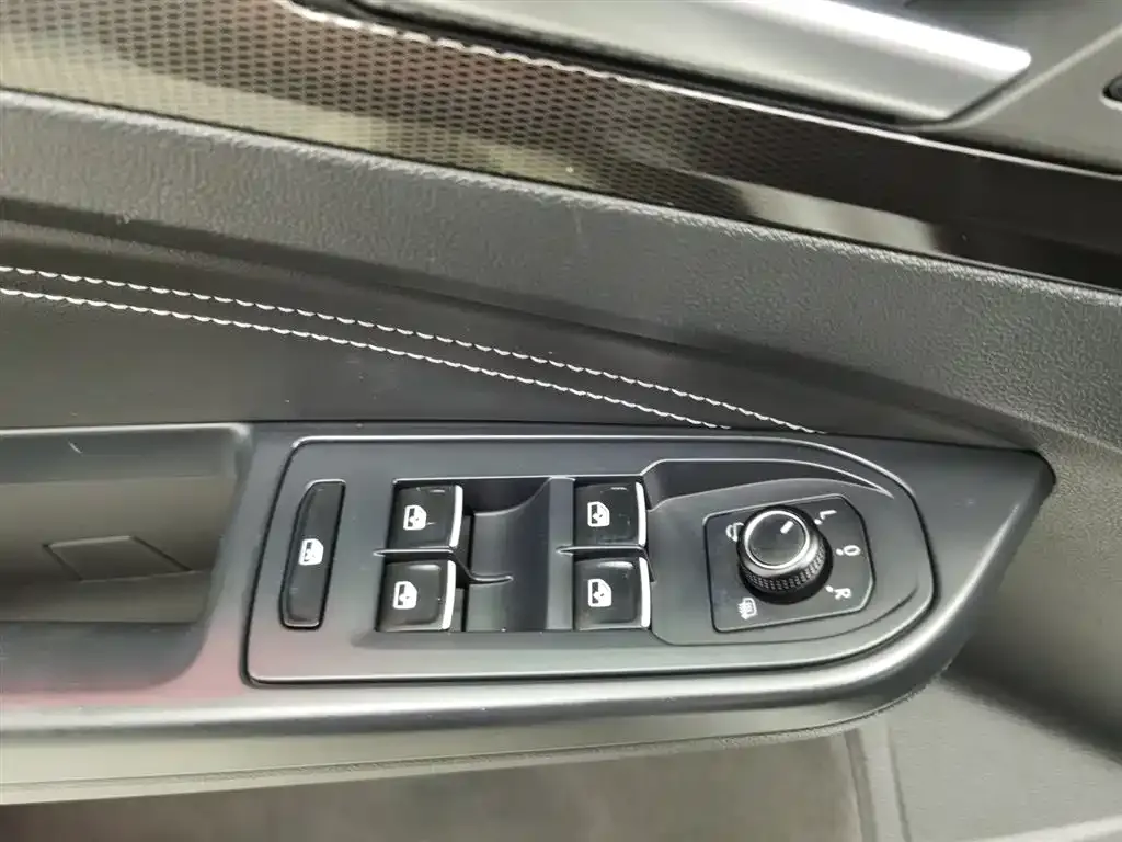 Volkswagen Golf 2021 из CN, фото 10