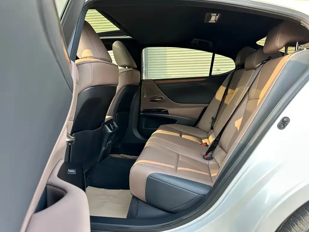 Lexus ES 2022 из CN, фото 4