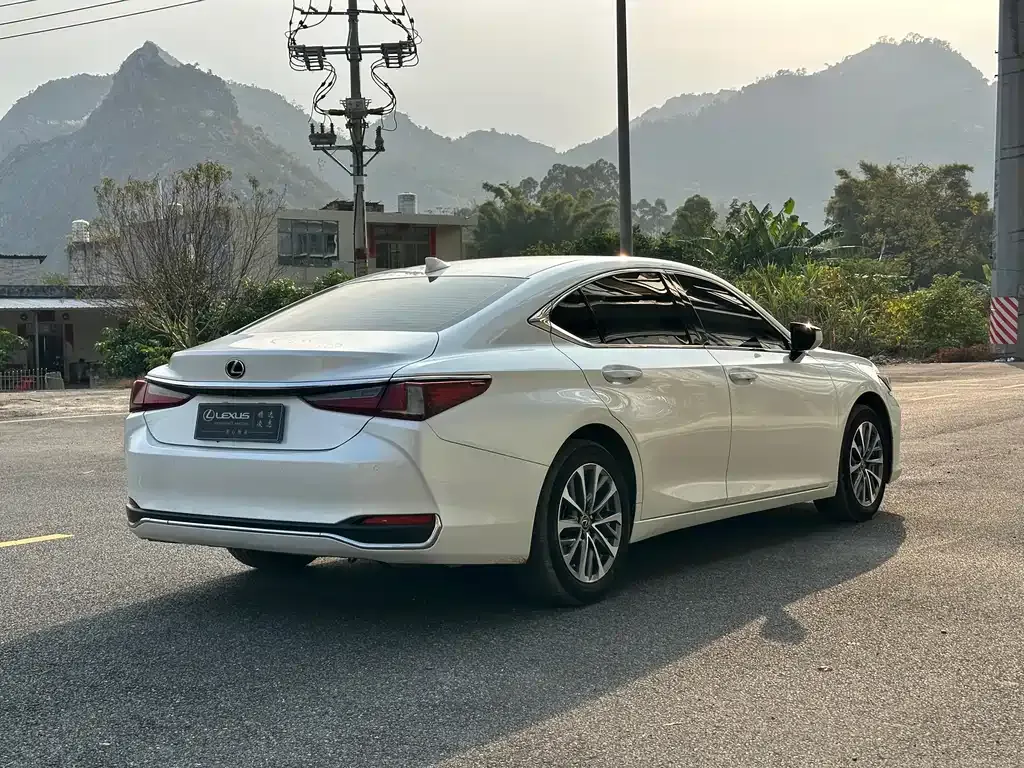 Lexus ES 2022 из CN, фото 9