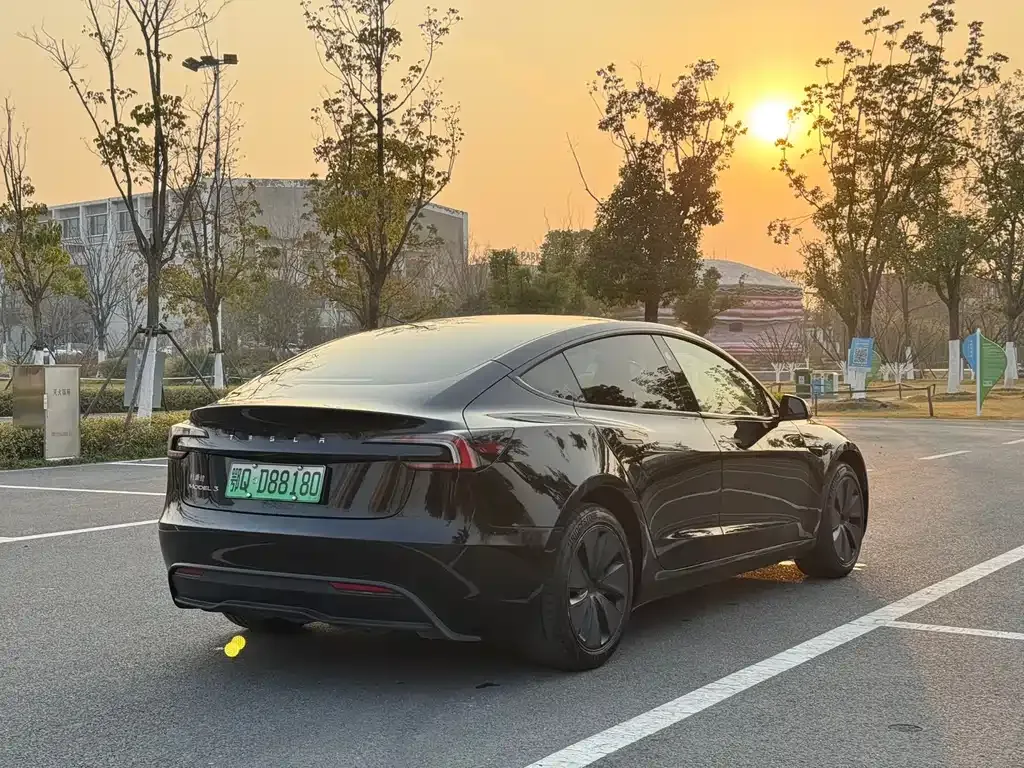 Tesla Model 3 2024 из CN, фото 3