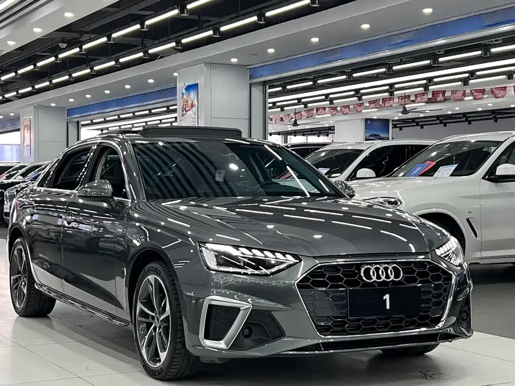 Audi A4L 2022 из CN, фото 2