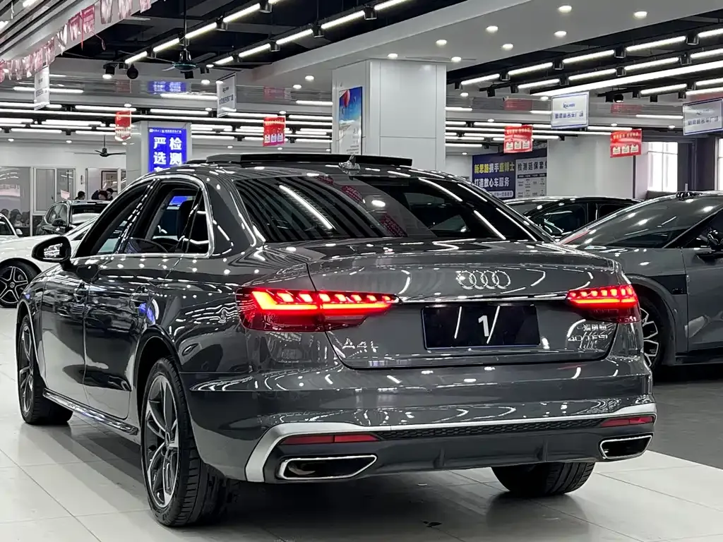 Audi A4L 2022 из CN, фото 8
