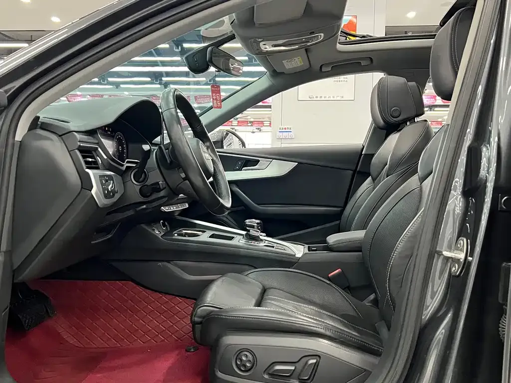 Audi A4L 2022 из CN, фото 4