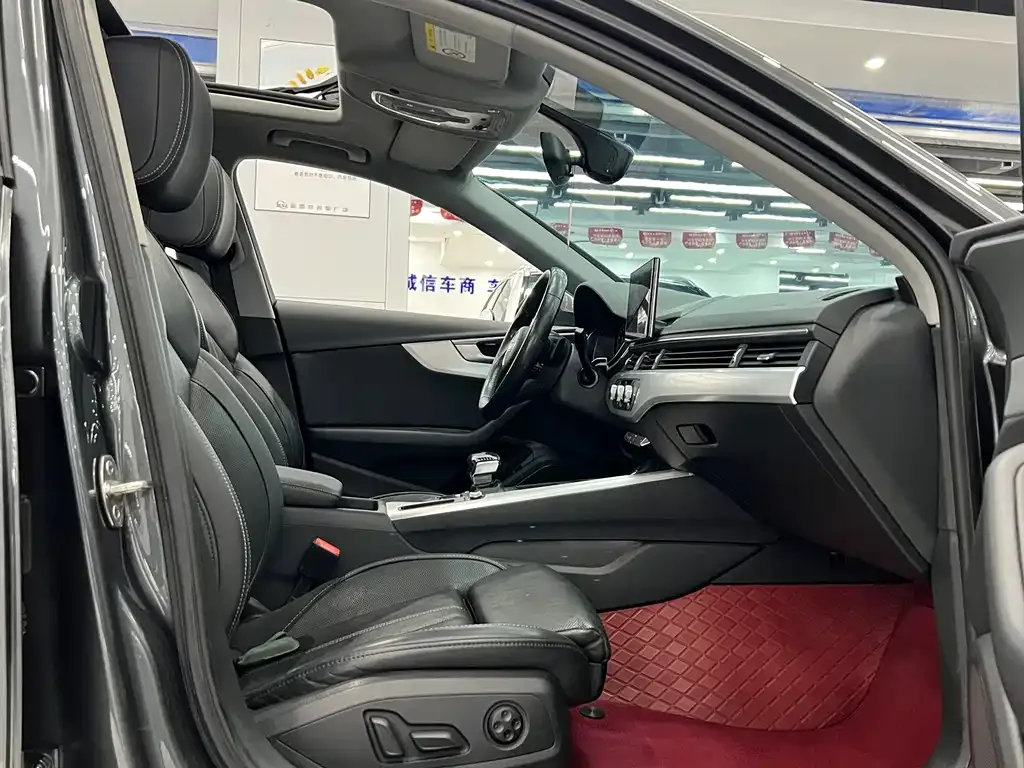 Audi A4L 2022 из CN, фото 5