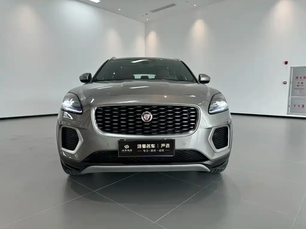 Jaguar E-PACE — фото 2