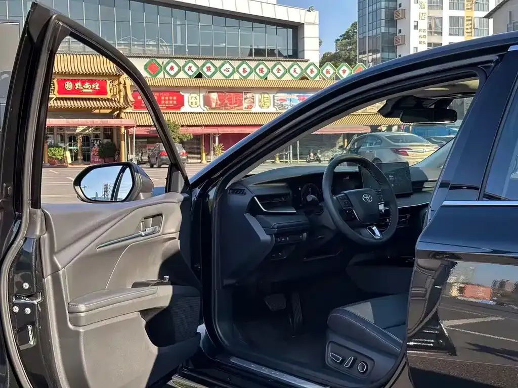 Toyota Camry 2025 из CN, фото 4