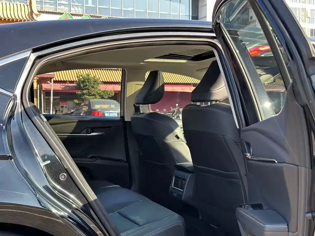 Toyota Camry 2025 из CN, фото 9