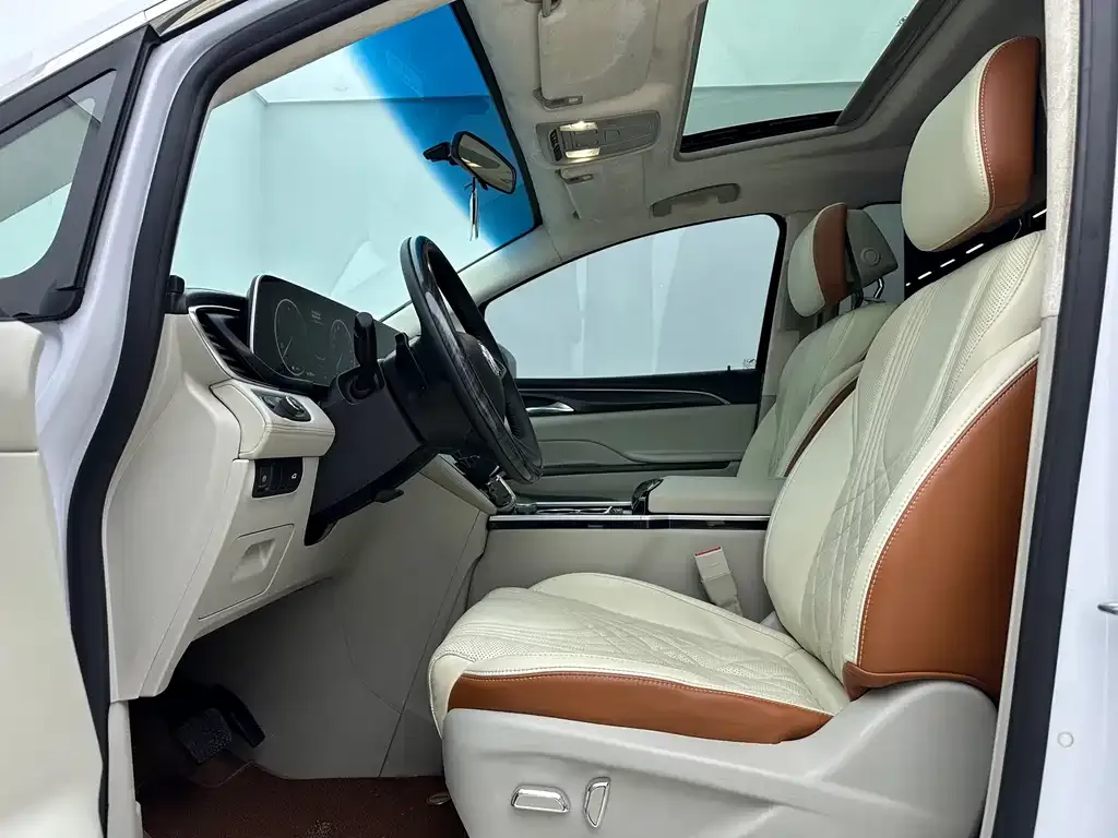Buick GL8 2022 из CN, фото 5