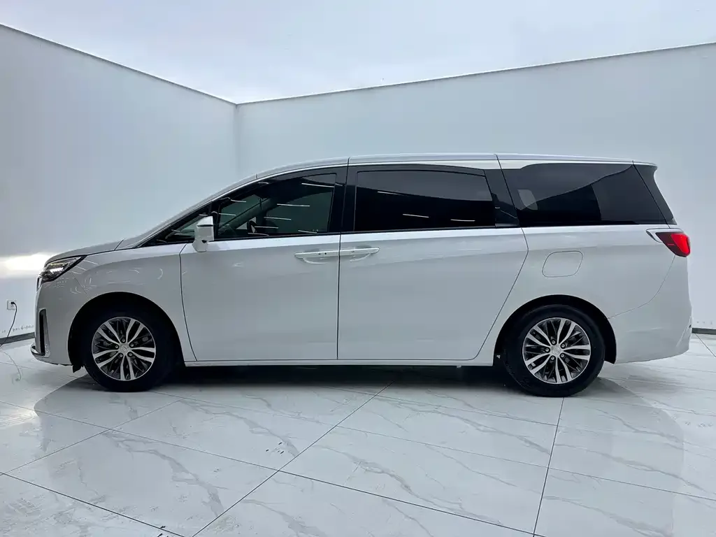 Buick GL8 2022 из CN, фото 8