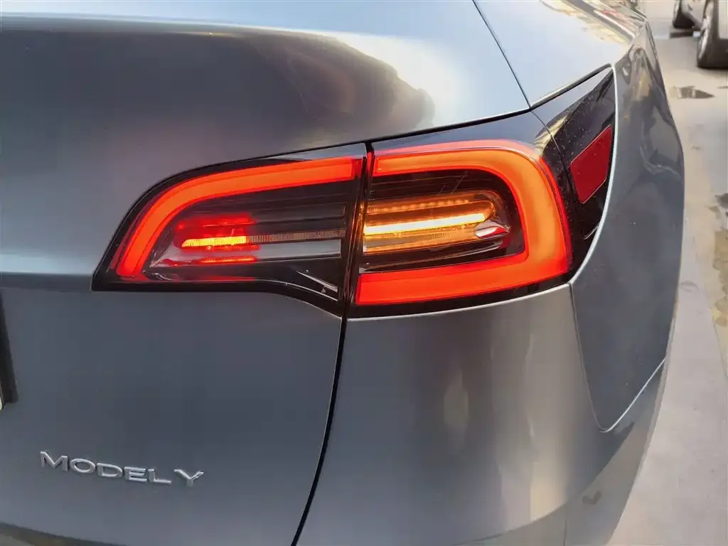 Tesla Model Y 2023 из CN, фото 4