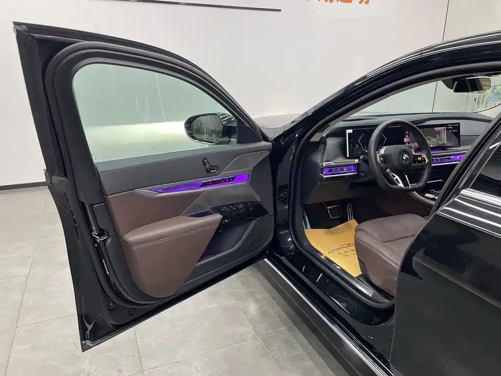 BMW 7 Series 2024 из CN, фото 7