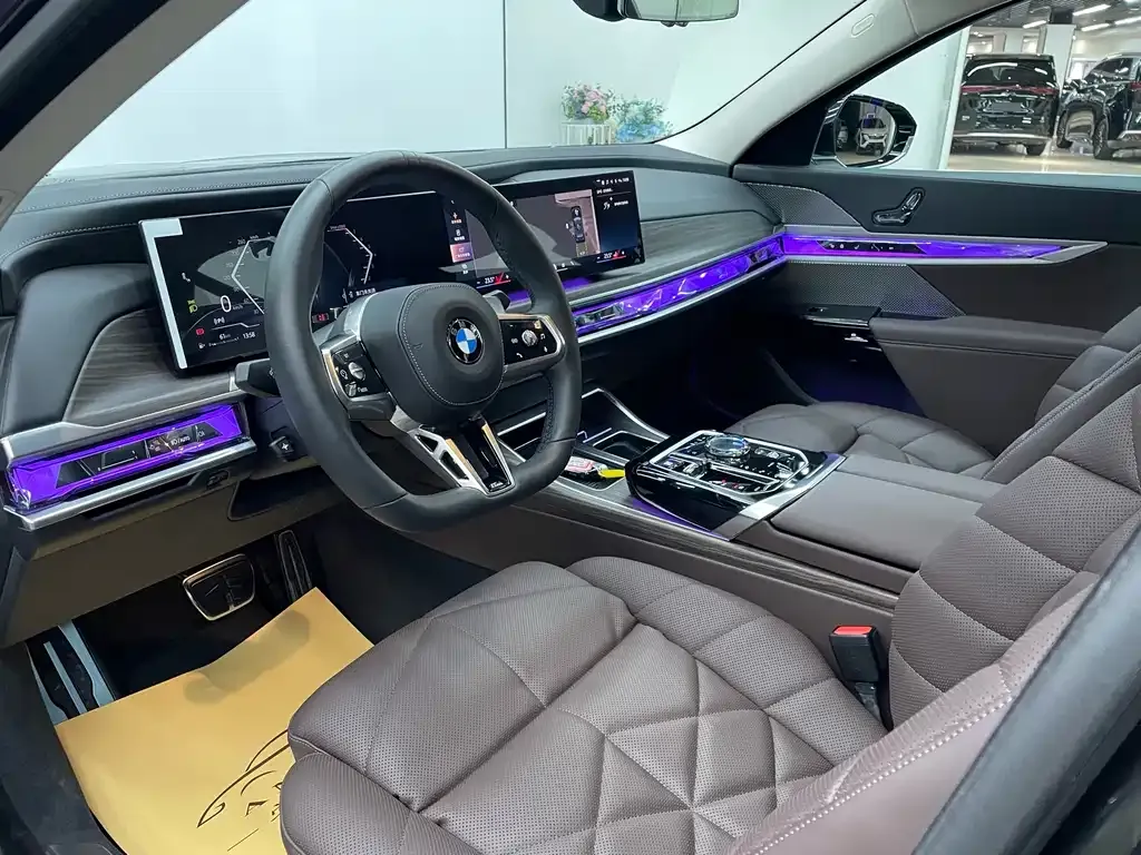 BMW 7 Series 2024 из CN, фото 10