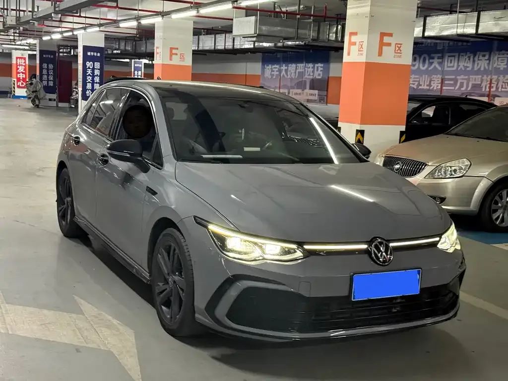 Volkswagen Golf 2022 из CN, фото 8